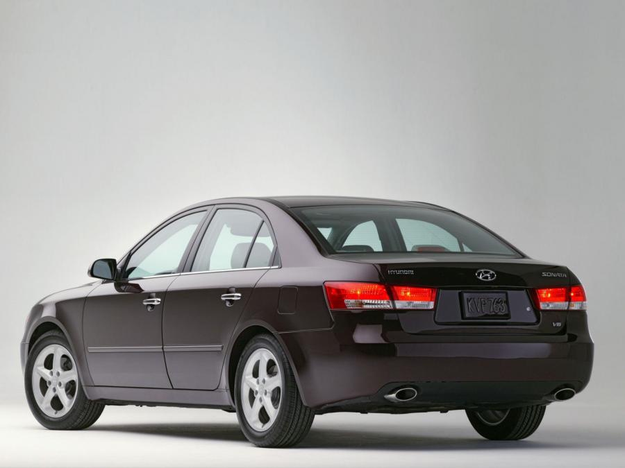 Hyundai Sonata 2005 года  (US) (фото 4 из 14)